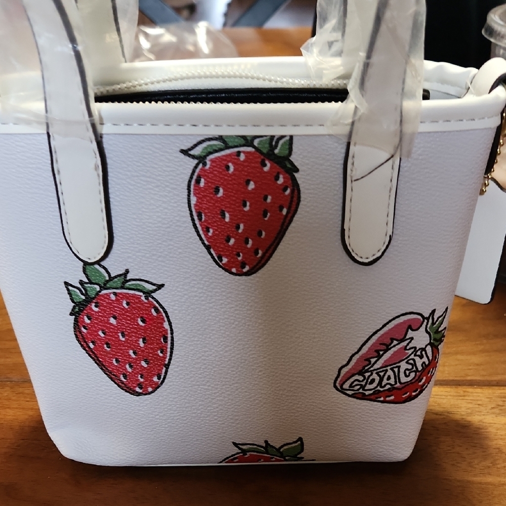 Fashion to Figure White Mini Bag with Strawberry Design - Picture 8 of 11